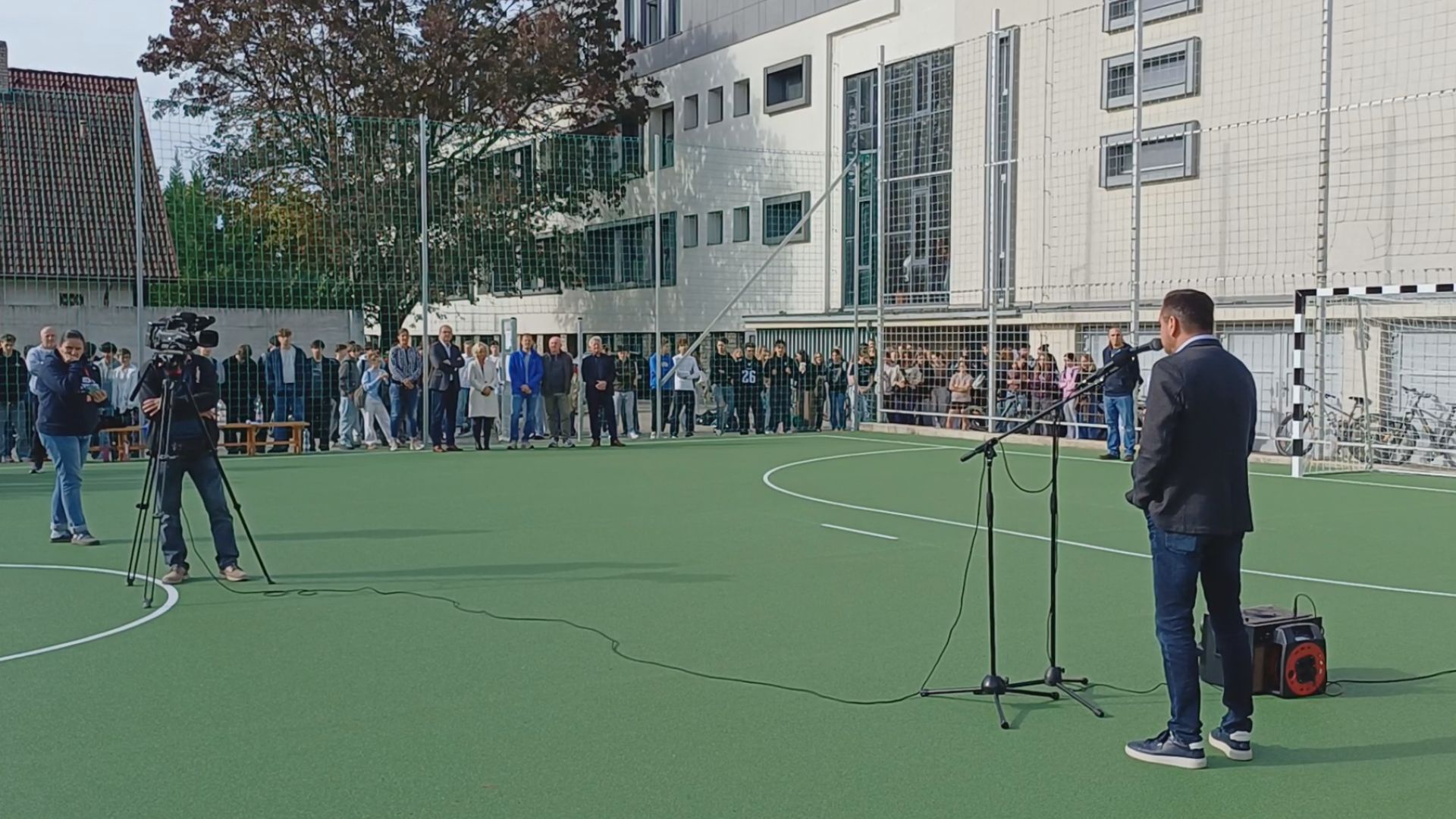 Megújult az iskolai sportpálya a Lóczy gimnáziumban